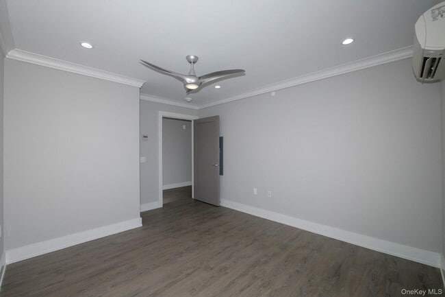 Building Photo - 75 Circle Dr