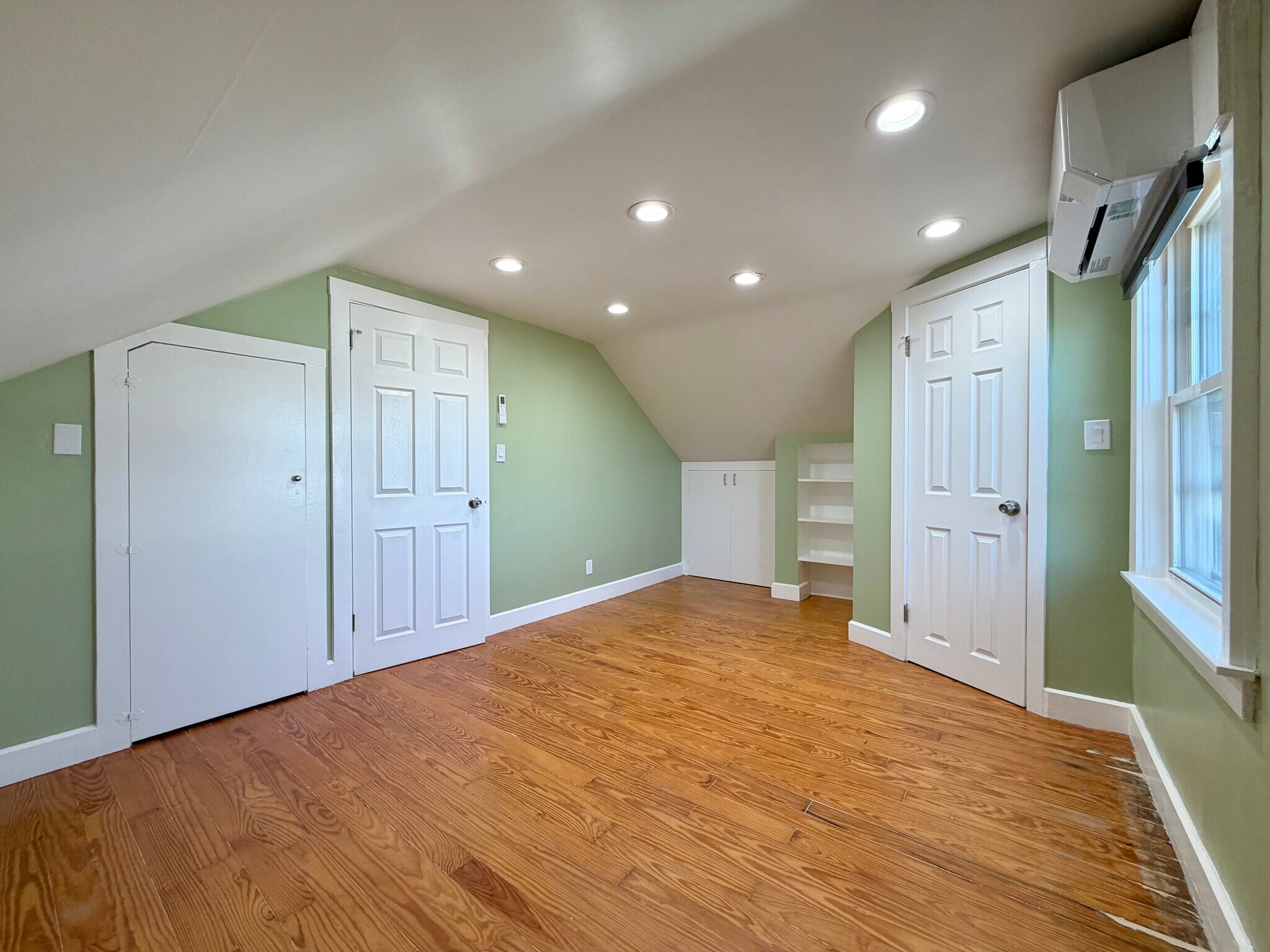 Building Photo - 36 Annavoy St