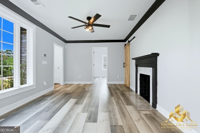 Building Photo - 1439 Westridge Rd SW