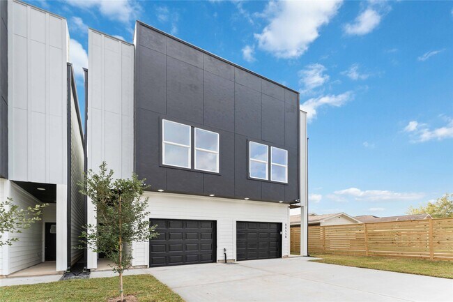 Building Photo - 8044 Sunbury St