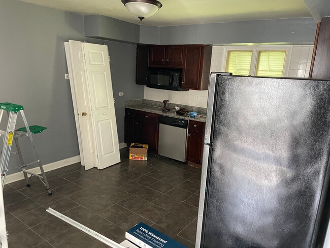 Building Photo - 429 South St