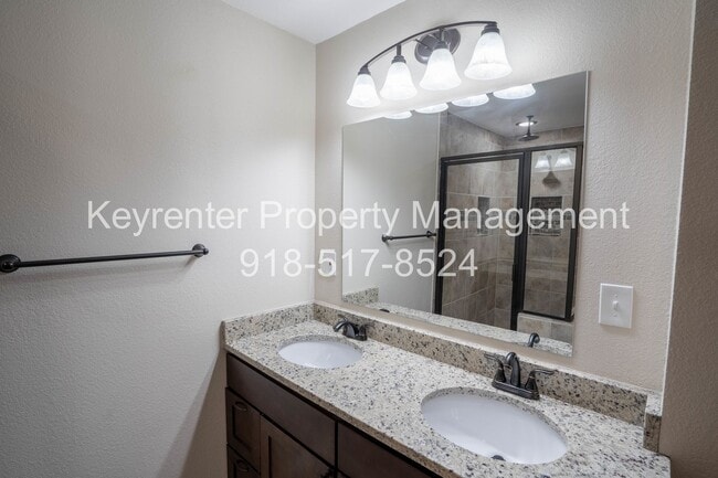 Building Photo - 4 Bed | 3 Bath in Central Tulsa!