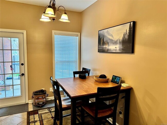 Building Photo - 4701 Mitford Cir