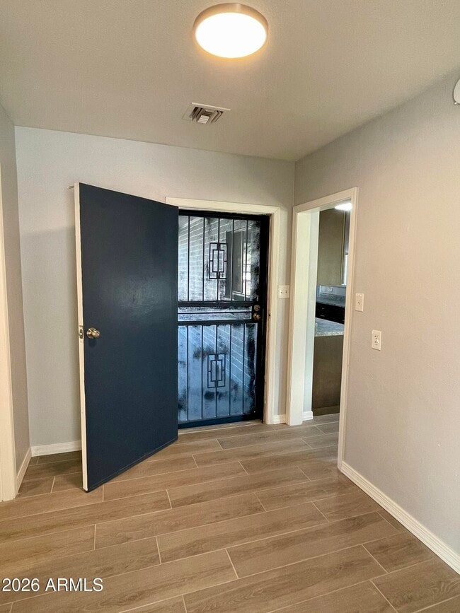 Building Photo - 7519 N 59th Ln