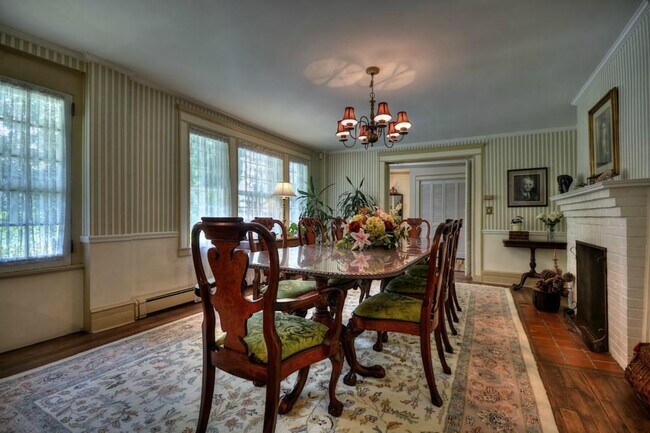 Building Photo - 188 Orchard Ridge Rd
