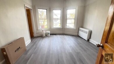 Building Photo - 4 bedroom in BROOKLYN NY 11210