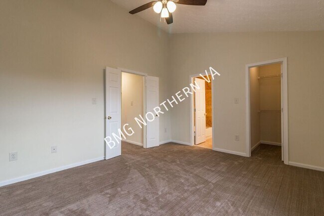 Building Photo - 44126 Tippecanoe Terrace
