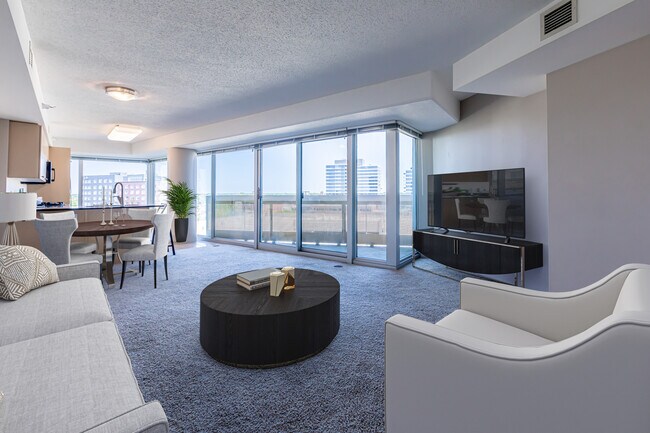 Building Photo - 1720 Maple Ave