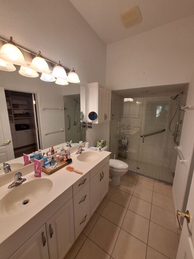 Building Photo - Lovely Villa in Gated Community in Venice