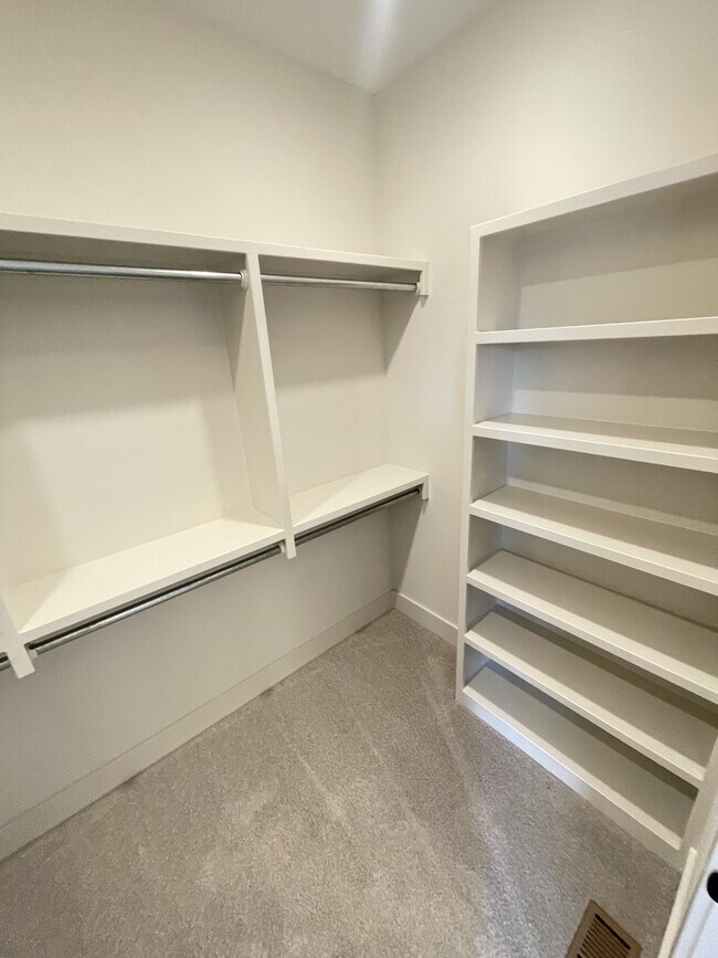 Building Photo - 252 N Ciderbluff St