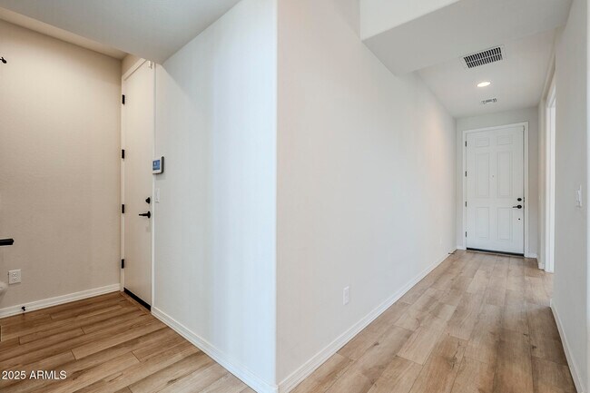 Building Photo - 1621 Flintlock Dr