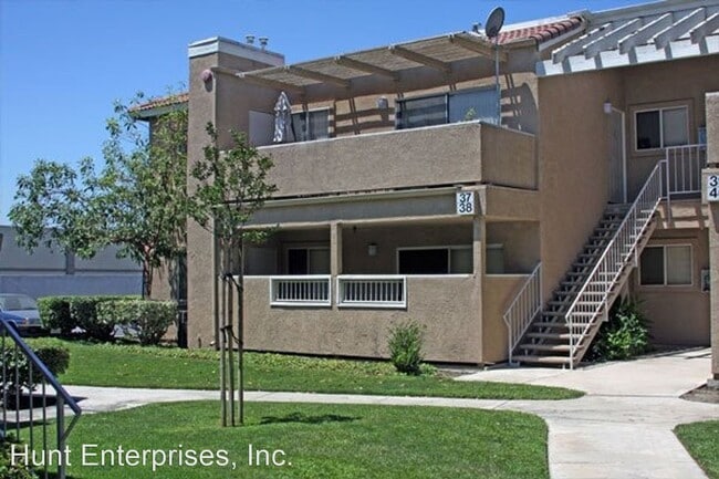 Building Photo - 8014 Mango Ave
