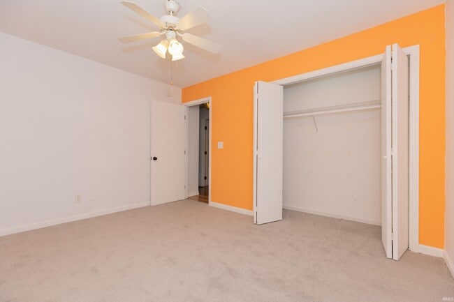 Building Photo - 5122 Woodridge Dr