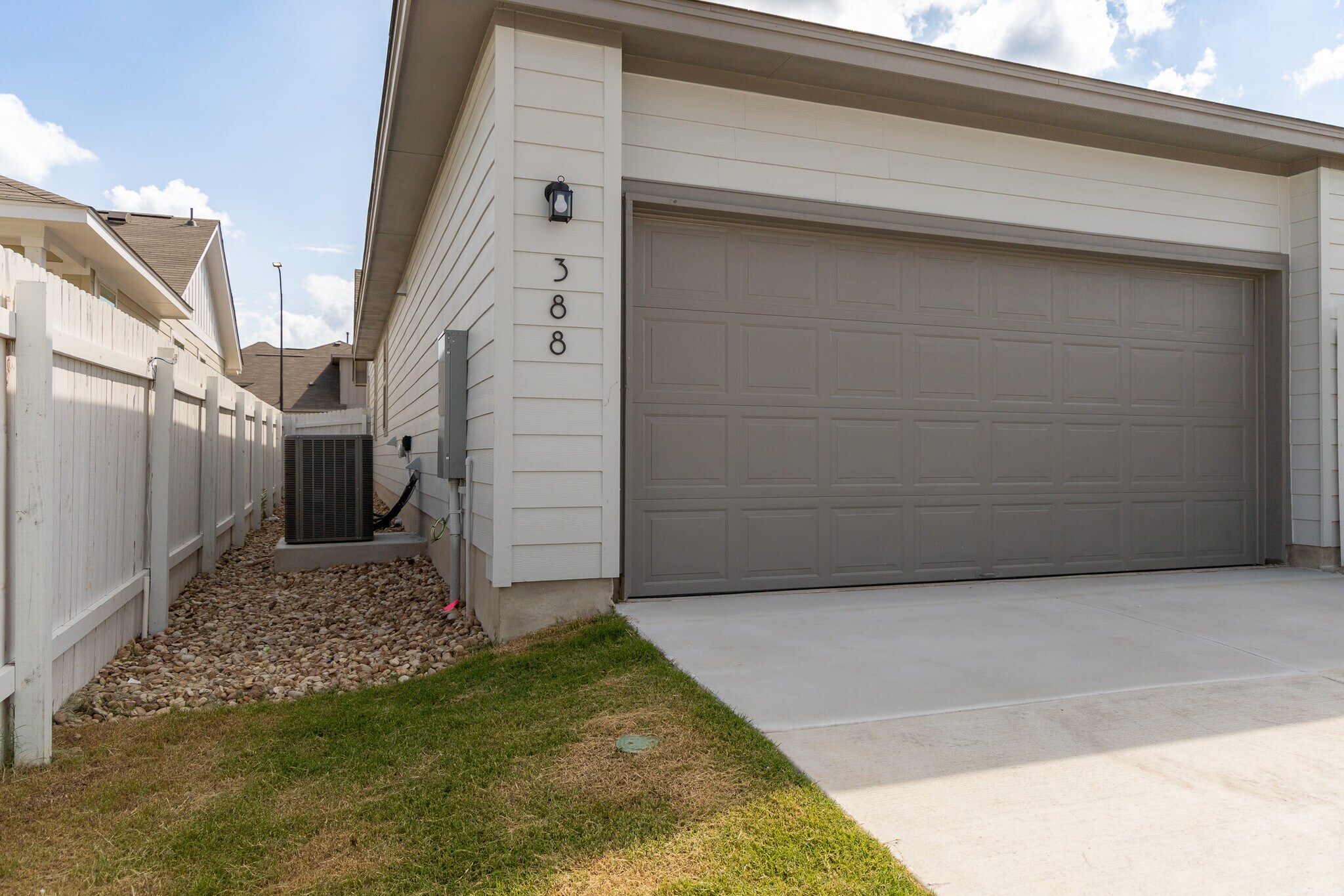Building Photo - 388 Glocken Ln