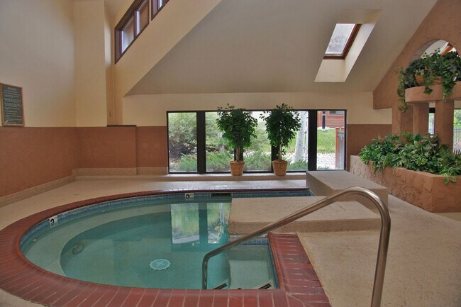 Building Photo - 2900 Blackhawk Ct