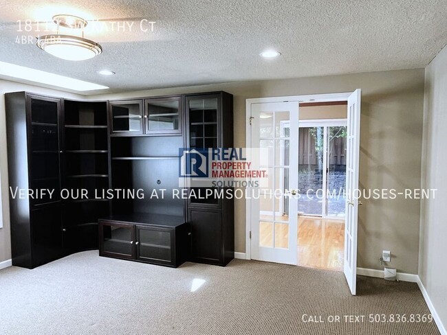 Building Photo - 18112 SW Kathy Ct