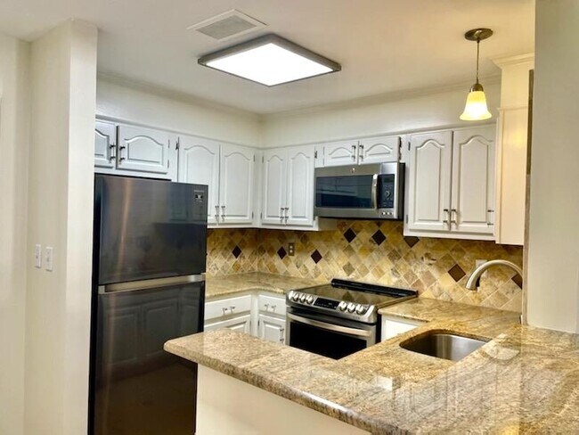 Building Photo - 5400 Park Ave