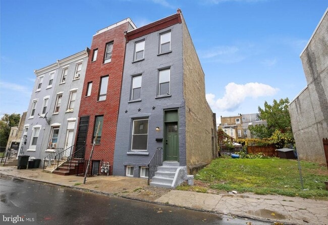 Building Photo - 2447 Turner St