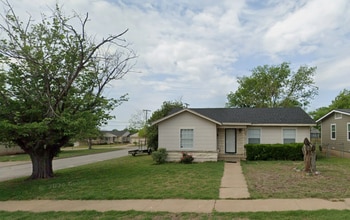 Building Photo - 1318 S 53rd St