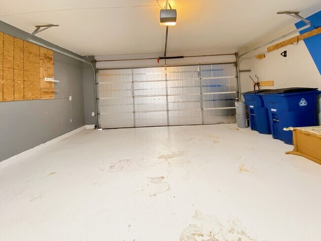 Building Photo - Spacious 4 Bed 3 Bath Rental with Modern Touches in Austin