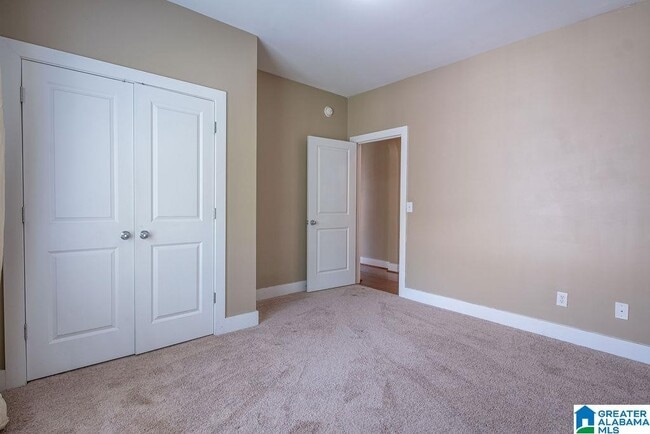 Building Photo - 216 Chesser Way