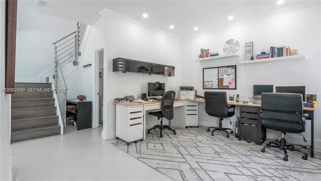 Building Photo - 321 SW 194th Ave