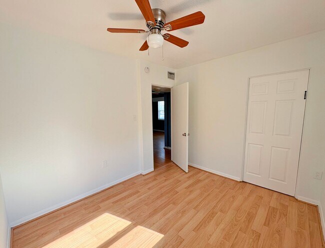 Building Photo - Newly Renovated 3 Bed, 2 Bath Home w/ Huge Fenced Yard