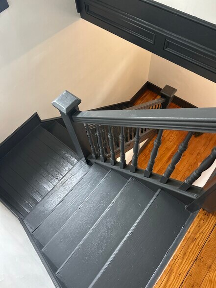 Building Photo - 407 Collicello St