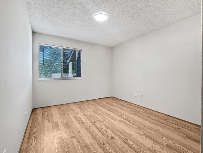 Building Photo - 8335 S Fairmount Dr