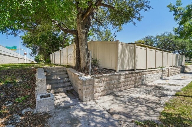 Building Photo - 3123 W La Salle St