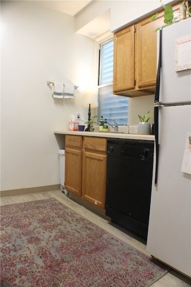 Building Photo - 124 3rd St
