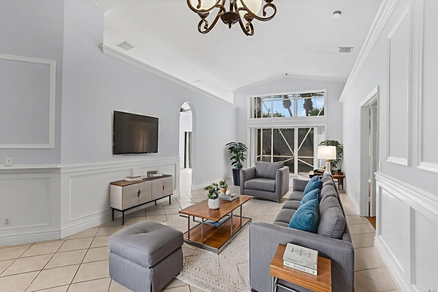 Building Photo - 7607 Colony Lake Dr