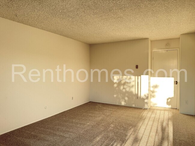 Building Photo - 2764 Meadow Lark Dr