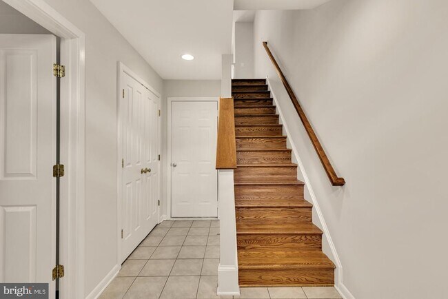 Building Photo - 1227 V St NW