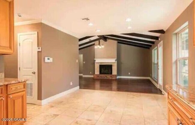 Building Photo - Charming 3-bedroom, 2-bathroom home