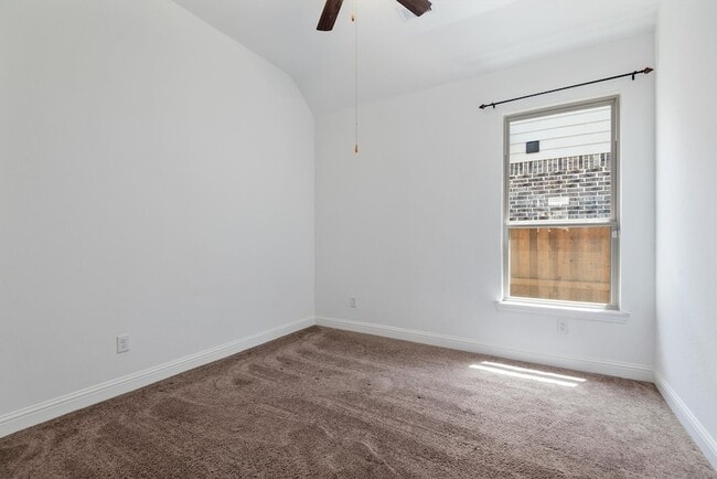 Building Photo - 28215 Whitmore Bend Dr