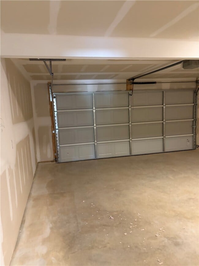 Building Photo - 2813 S Ouachita Dr