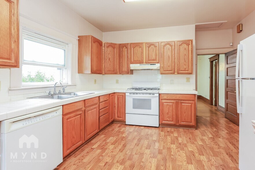 Building Photo - 1517 19th Ave