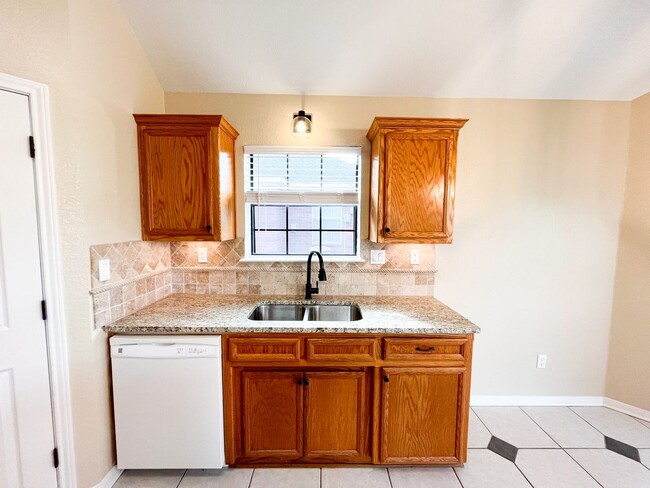 Building Photo - Available NOW!!!! You must see this is a Fabulous Home. 4 bedrooms, office, 2 bath, 2 car garage ...