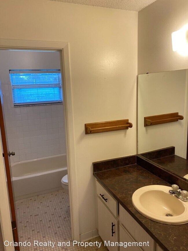 Building Photo - 3 br, 2 bath House - 10432 Westley Way.
