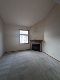 Building Photo - Beautiful 2bed 2bath Home in Mendota Heights