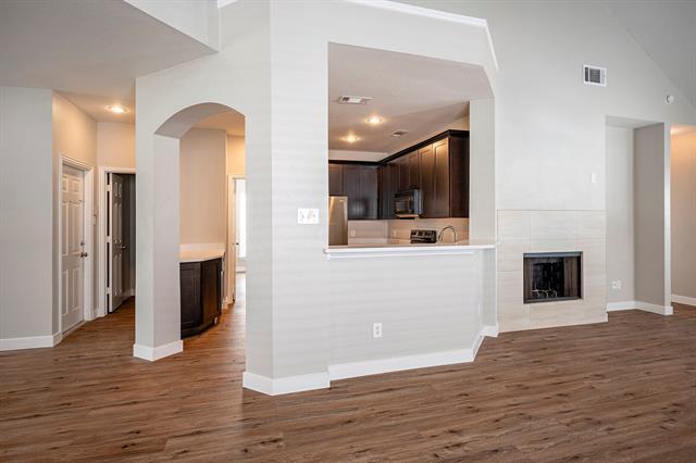 Building Photo - 9902 Maple Dr