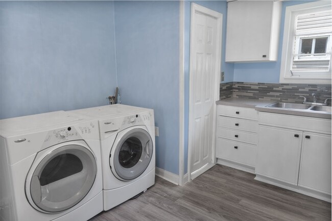 Building Photo - 45 Jackson St