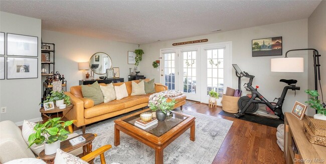 Building Photo - 3 Evergreen Way