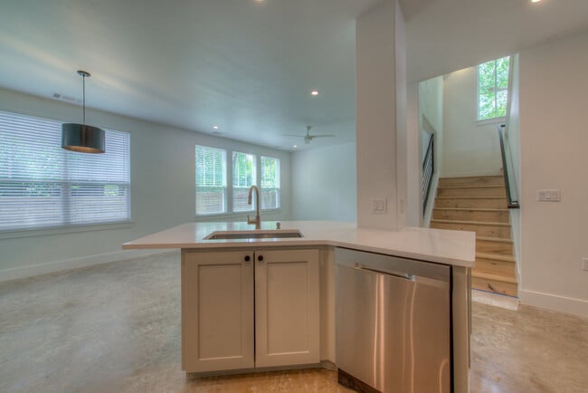 Building Photo - UT PRE LEASE: Newly Constructed: Luxury 4 ...