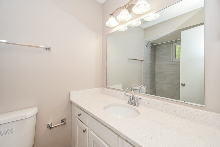 Building Photo - 8056 Rodin Ct