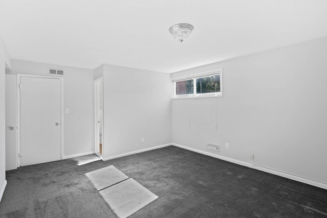 Building Photo - The Greenbriar