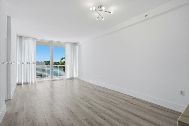 Building Photo - 6580 Indian Creek Dr