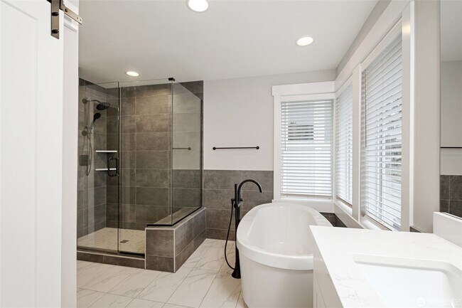 Building Photo - 7585 S 130th Pl
