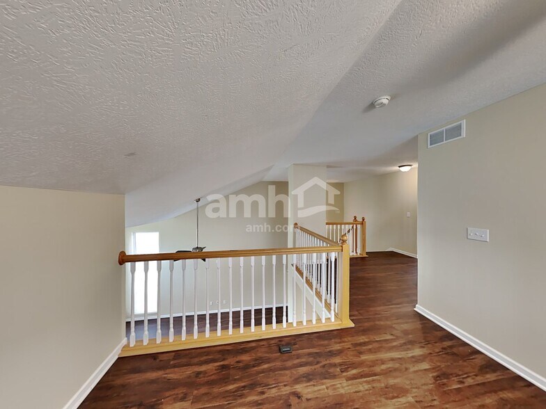Building Photo - 338 Calebs Ct